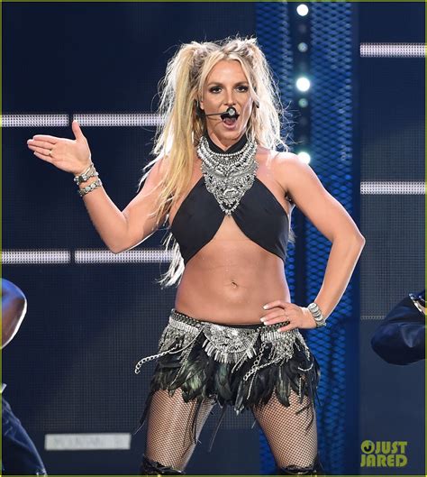 Britney Spears Slays On Stage At Iheartradio Music Festival Photo Britney Spears