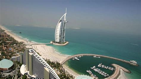 Sídlom panovníka (hlavné mesto) je abú zabí. Dubaj: S stolpnicami so rasli dolgovi - RTVSLO.si