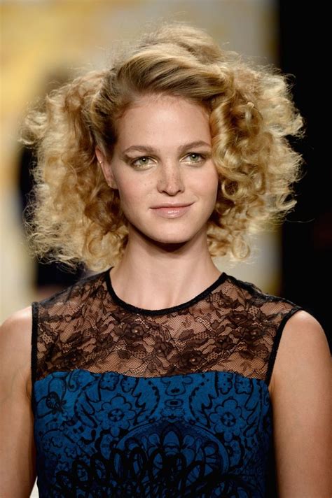 Desigual Nyfw Fall 2014 Beauty Trends Winter Hairstyles Girl