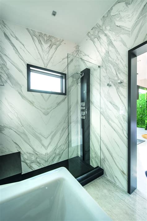 Neolith calacatta gold 01 gepolijst 323 x 163 x 1,2 cm (versterkt). Neolith Calacatta Gold vloer - Hutting Natuursteen Leeuwarden
