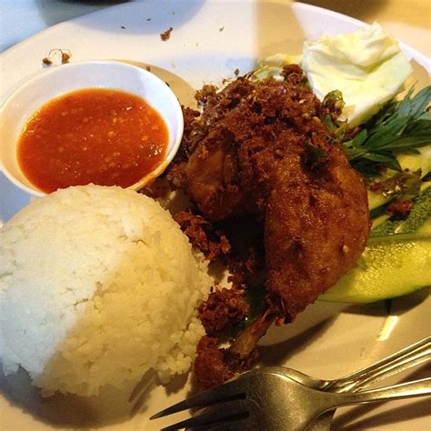Sekiranga mencari tempat makan tengah hari sedap di kluang kami cadangkan restoran nsm nasi daun pisang. 6 Tempat Makan Best Sekitar Kuching Sarawak - Saji.my