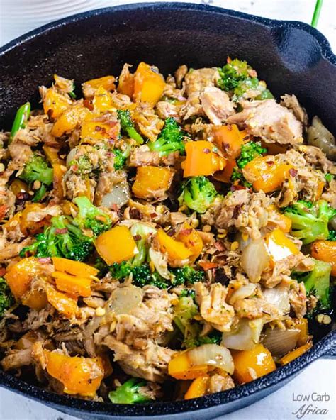 Stir in the broccoli and onions with the chicken (make sure to include all the marinade). Tuna Stir Fry With Cauliflower Rice | Low Carb Africa - My ...