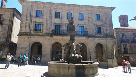 La mañana de este viernes el agua se presentó con todo en santiago. Qué hacer con lluvia en Santiago de Compostela (I ...