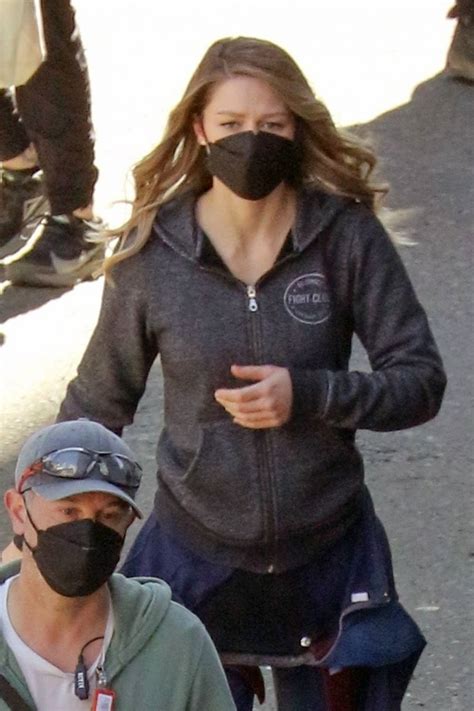 Melissa Benoist Filming Supergirl Set In Vancouver Gotceleb Hot