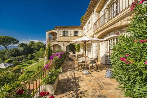 Beautiful Provençal Villa In The French Riviera Hillside — Francis York