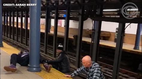 There Was A Christmas Day Scare On The Subway When A Man Was Shoved Onto The Tracks In Harlem