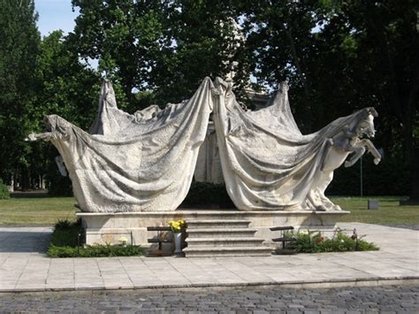 Budapest, antall józsef sírja (hu). "Európa legnagyobb szoborparkja": a Kerepesi Temető - táj-kert