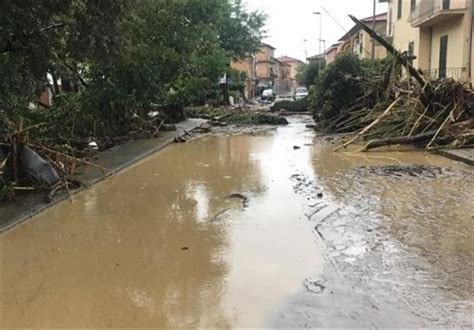 Heavy Rain Floods Lash Italy At Least 5 Dead In Tuscany Other Media News Tasnim News Agency