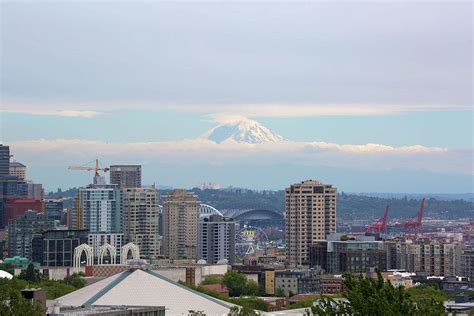 Seattle Skyline With Mt Rainier In Clouds Photograph By David Gn Fine