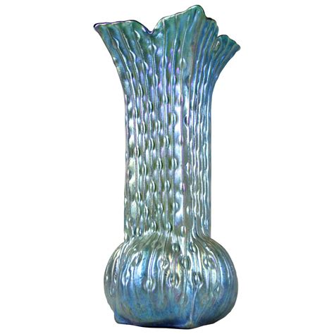 Iriscident Art Nouveau Glass Vase By Loetz Witwe Bohemia Circa 1902 For Sale At 1stdibs