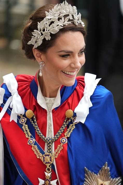 Kate Middletons Coronation Floral Headpiece Was Completely Unexpected