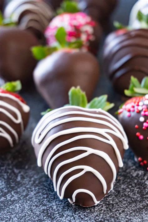Easy Valentine S Day Chocolate Covered Strawberries