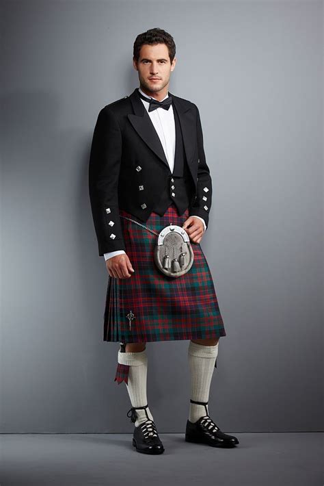 Pin By Lauren On Kjalta Kilt Outfits Scottish Clothing Men In Kilts