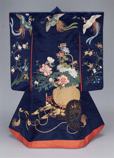 Kimono Uchikake Embroidery Kimono Traditional Japanese Kimono