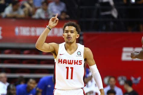 Trae young is one of the best young point guards in the nba and he showed that in the first round of the nba playoffs against the knicks. NBA - Trae Young frôle un record de rookie à Atlanta