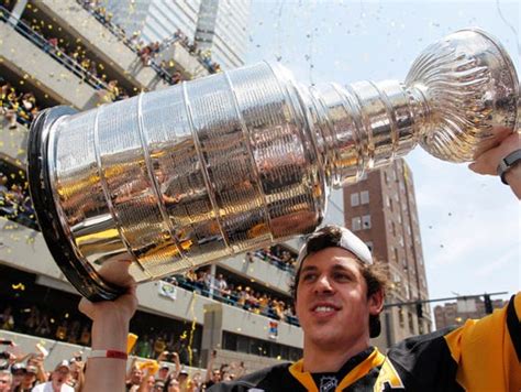 Penguins Greeted By 400000 Fans At Stanley Cup Parade