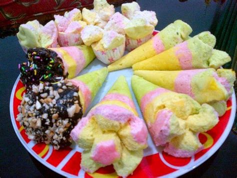 Kue | bolu kukus klasik, cara buatnya sederhana dengan bahan yang mudah didapatkan. Resep Bolu Kukus Mekar dan Bolu Kukus Cornetto | Snack ...