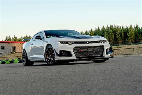850 Horsepower 2018 Camaro Zl1 1le A Menace On The Street And Track