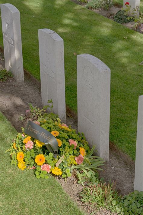 Vlamertinghe New Military Cemetery Flanders Belgium Flickr