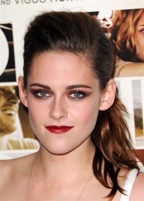 Get Kristen Stewart’s Hair And Makeup At “on The Road” Afi Gala