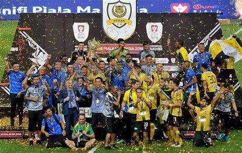 Terengganu fc vs perak tbg 3 3 1 4 penalty piala malaysia final highlight. Menang Piala Malaysia: Perak cuti esok | Nasional | Berita ...