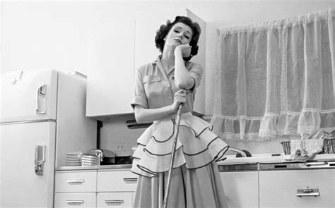 Fifty Years Of Feminism But It S Still Women Doing The Housework
