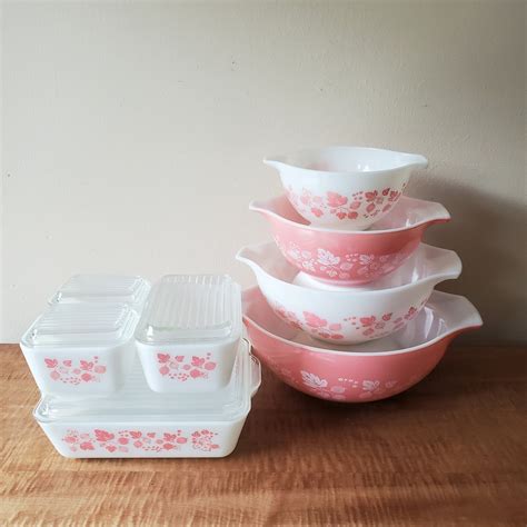 Vintage Pyrex Pink Gooseberry Cinderella Mixing Bowls And Complete Pink