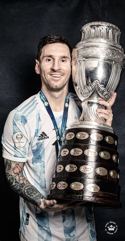 Messi With Trophy Wallpapers Wallpaper Cave
