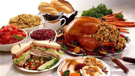The gang remember and share with each other their worst thanksgivings. Cómo preparar una buena Cena de Acción de Gracias ...