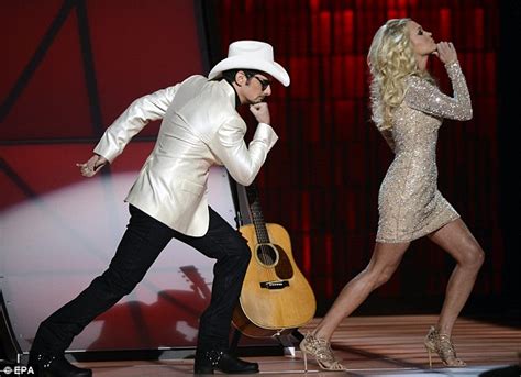 Carrie Underwood Does Gangnam Style At The Country Music Awards 2012 Daily Mail Online