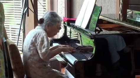 85 Year Old Japanese Granny And Her Amazing Piano Skills Skill Piano