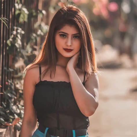 top 25 cute and hot indian tiktok girls [updated] 2022 with follwers tik tok tips