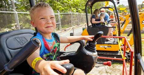 This Theme Park Allows Children To Operate Construction Machinery