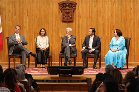 David Toscana Gana V Premio Bienal De Novela Mario Vargas Llosa Con “el Peso De Vivir En La