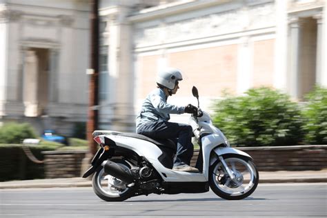 “Easy test” Honda scooter patente B MY2017: SH 125 Mode, Vision 110