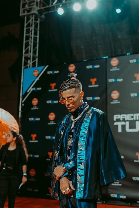 Rauw alejandro is one of urbano's most promising stars, with collabs with ozuna and nicky jam he's sure to conquer international airwaves this summer. Pin by IRM on Rauw Alejandro in 2020 | Pretty boys ...