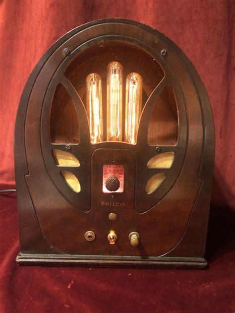 illuminated  philco radio  bluetooth