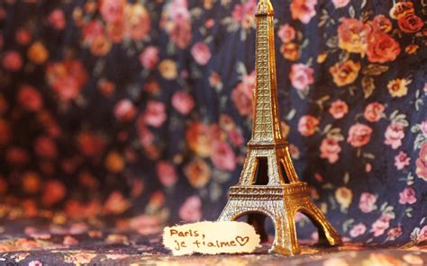 46 Cute Eiffel Tower Wallpapers On Wallpapersafari