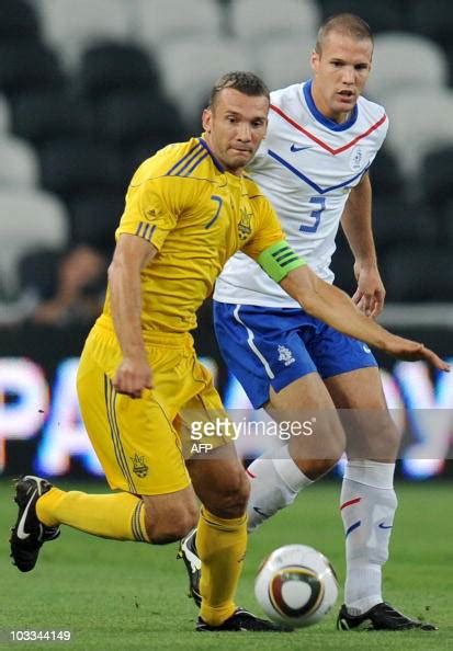 Ron Vlaar Captain Of Netherlands Team Fights For A Ball Against News Photo Getty Images