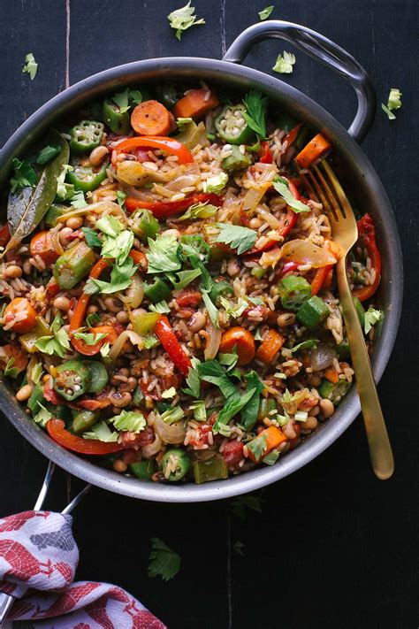 Your whole quaranteam will love all of these vegetarian holiday recipes! Vegetable Jambalaya - Taste Love and Nourish