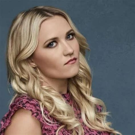 Young Sheldon Nimmt Emily Osment In Hauptcast Auf Pretty Smart Bei