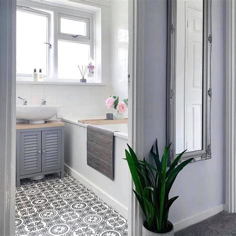 Building an excellent bathroom floor starts with choosing the right material based on your needs and preferences. Mum's DIY vinyl bathroom flooring transforms this lacklustre bathroom