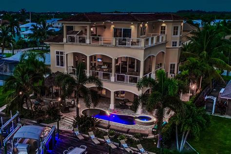 Pin On Fort Myers Beach Waterfront Luxury Homes For Sale
