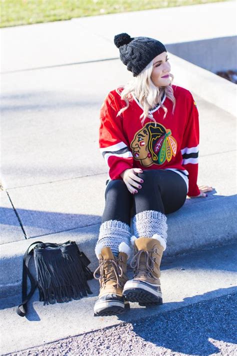 21 Adorable Outfits to Make You Look Chic in a Hockey Game - Outfit