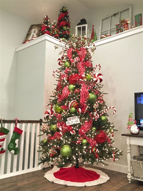 10 Christmas Tree Decorated Red Decoomo