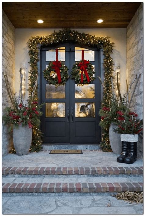 32 Amazing Christmas Porch Decorating Ideas To Make Your Outdoor More