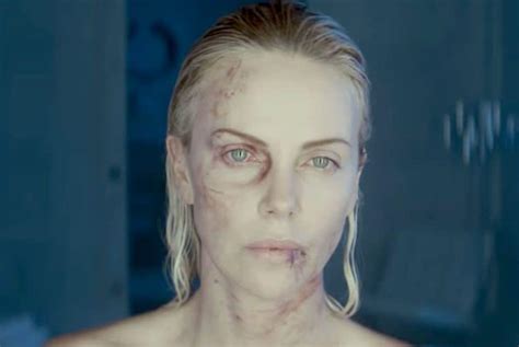 Atomica Bionda Charlize Theron Letale E Sensuale Spia Al Servizio