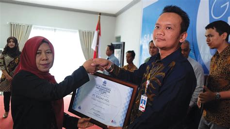 Badak Lng Raih Icsb Indonesia Presidential Award 2018 Pertamina