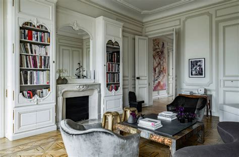 New Art And Tradition Effortlessly Commingle In This Paris Home