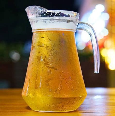 酒知识：一扎啤酒是多少升，多为1 2升的生啤具体得看容器大小红酒网